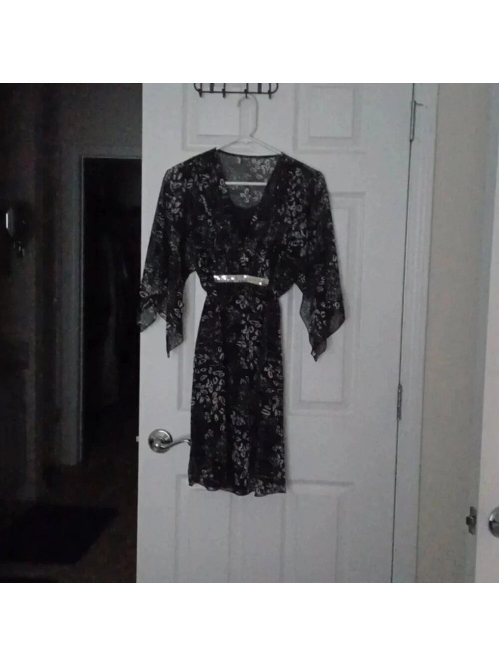 - MINI dress with ties in the back Women's Size Medium - Picture 5 of 11